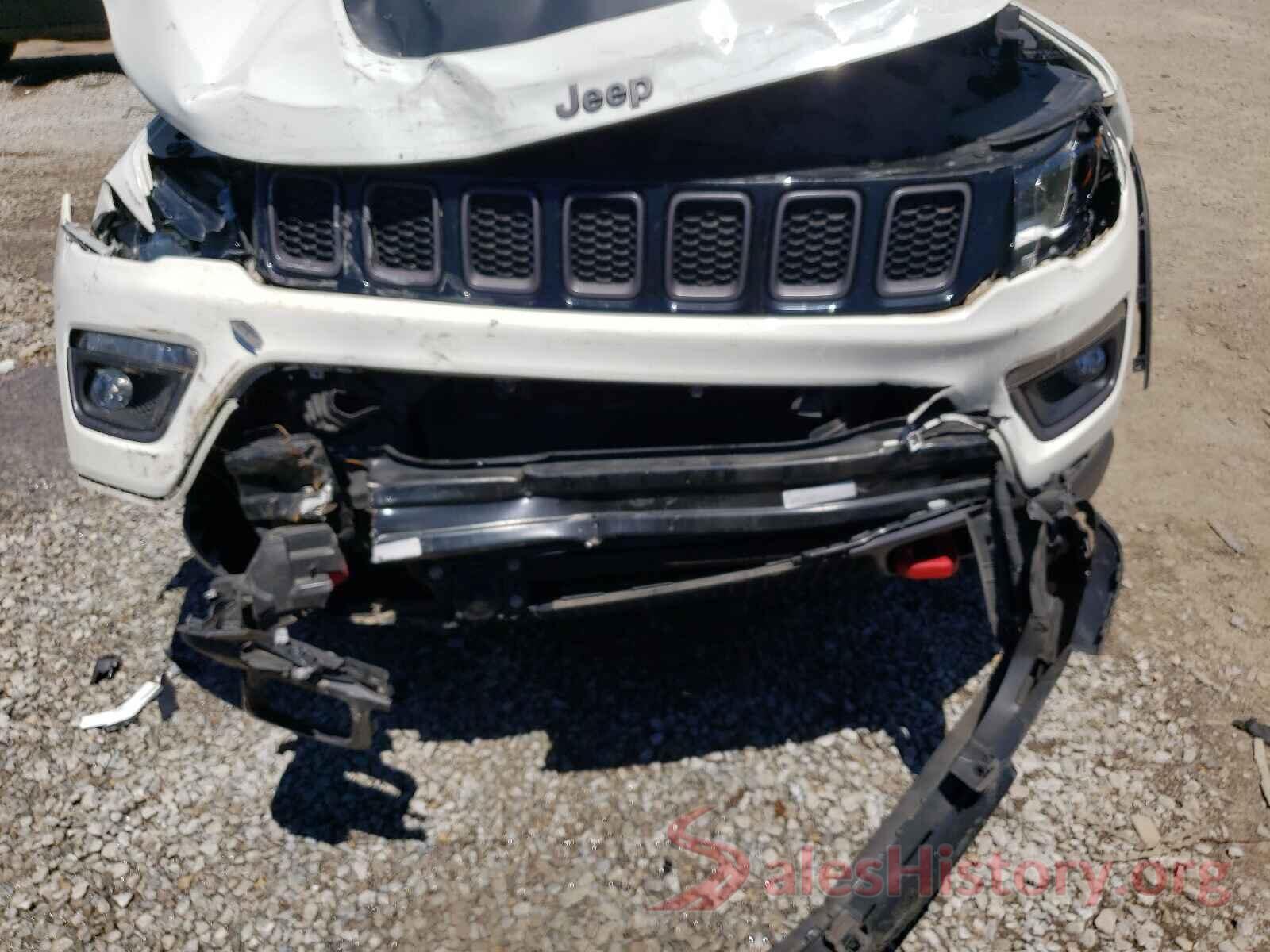 3C4NJDDB0JT211760 2018 JEEP COMPASS