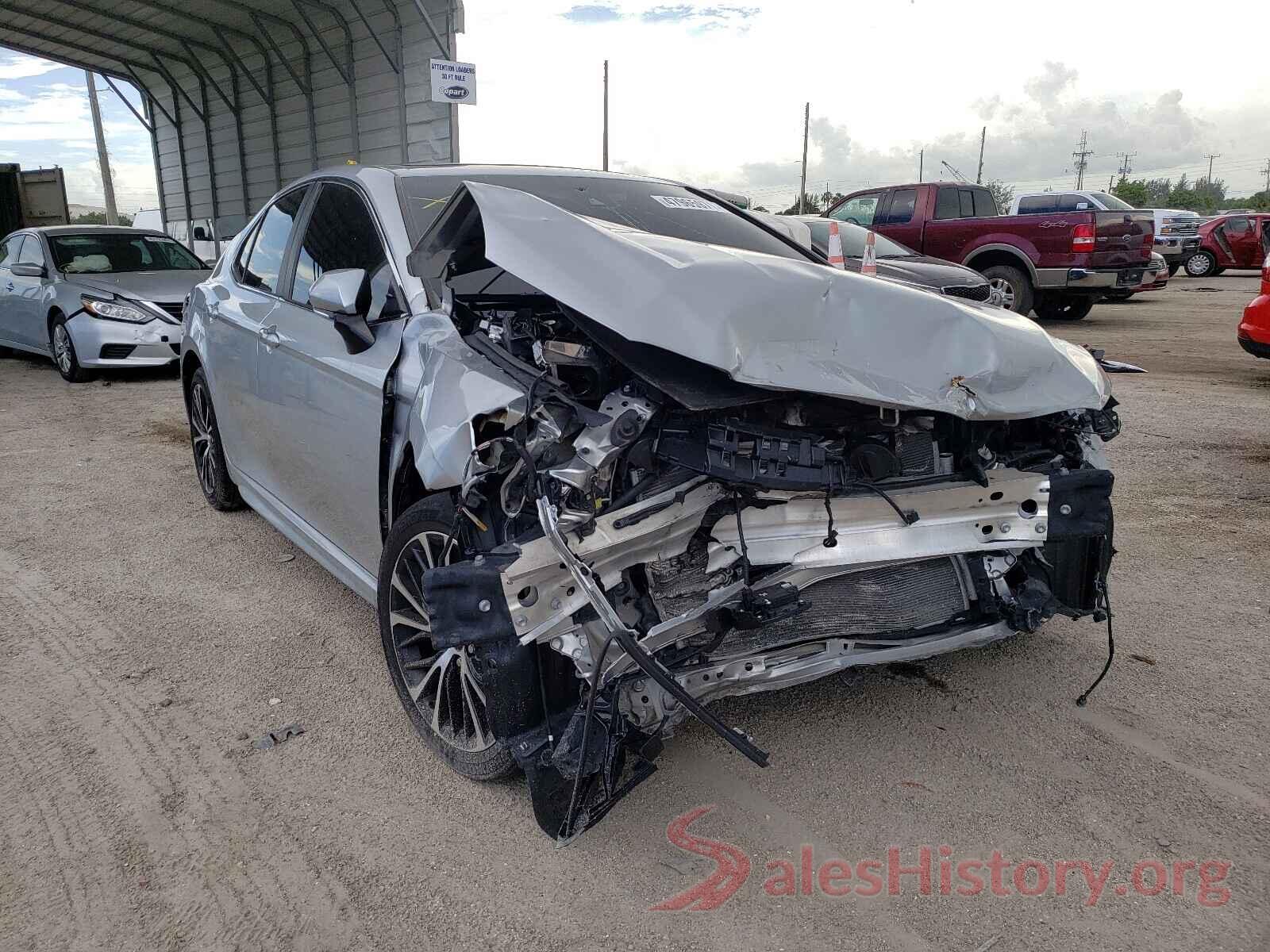 4T1B11HK7JU036016 2018 TOYOTA CAMRY