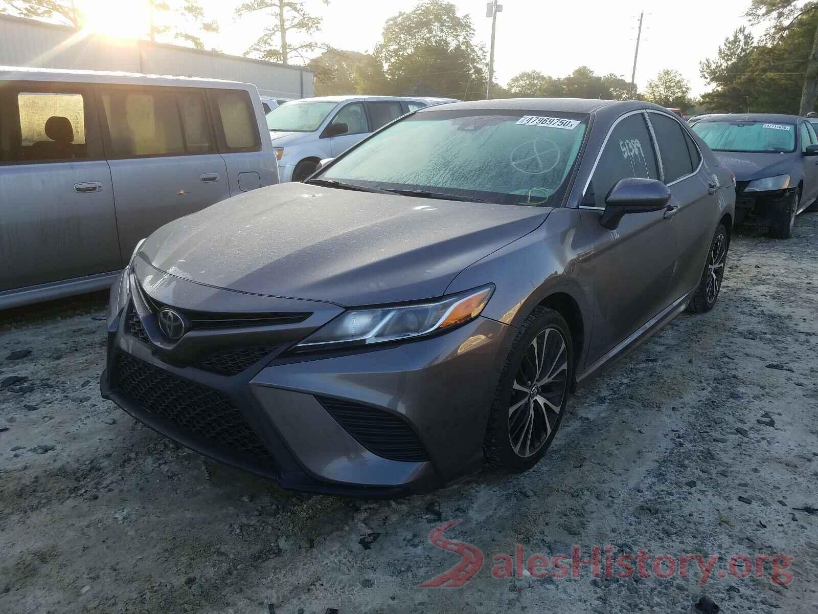 4T1B11HK3JU672108 2018 TOYOTA CAMRY