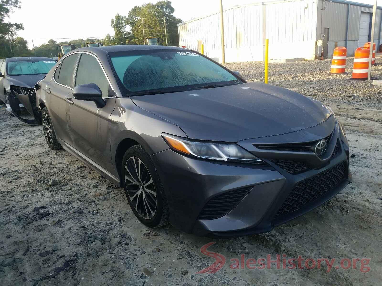 4T1B11HK3JU672108 2018 TOYOTA CAMRY