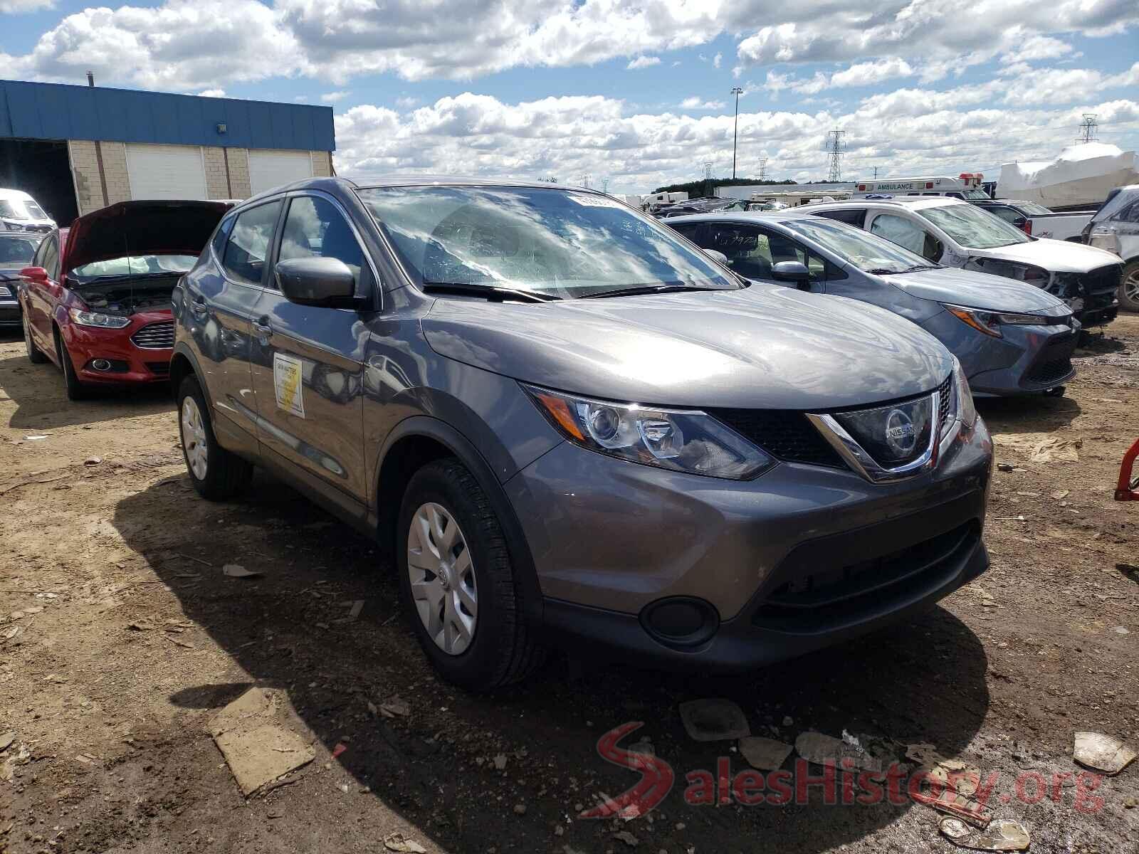 JN1BJ1CR4JW257038 2018 NISSAN ROGUE