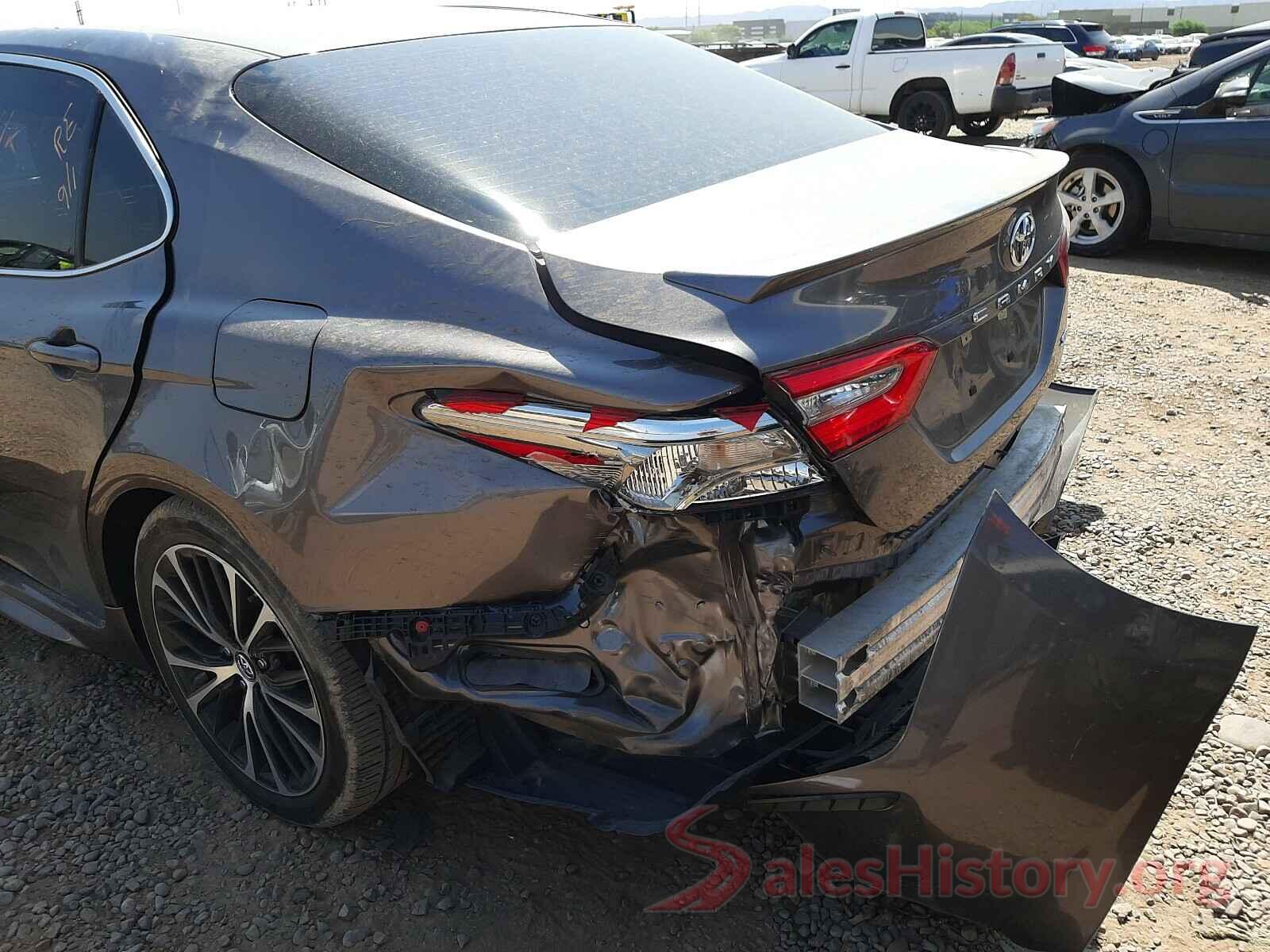 4T1B11HK0JU644251 2018 TOYOTA CAMRY