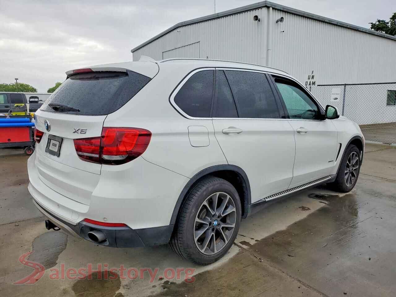 2017 BMW X5 VIN 5UXKR0C52H0U50684, right side view