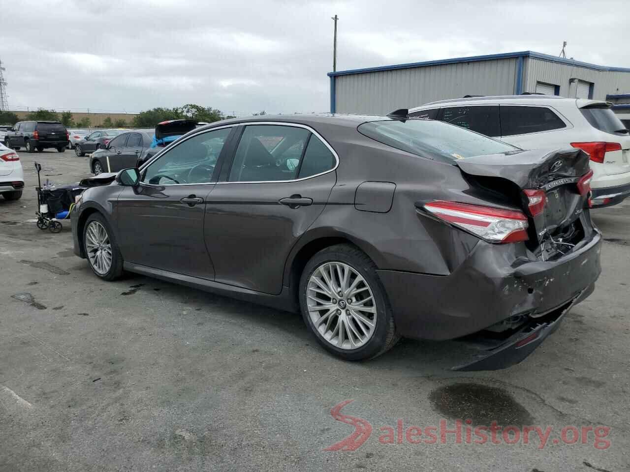 4T1B11HK8JU030564 2018 TOYOTA CAMRY