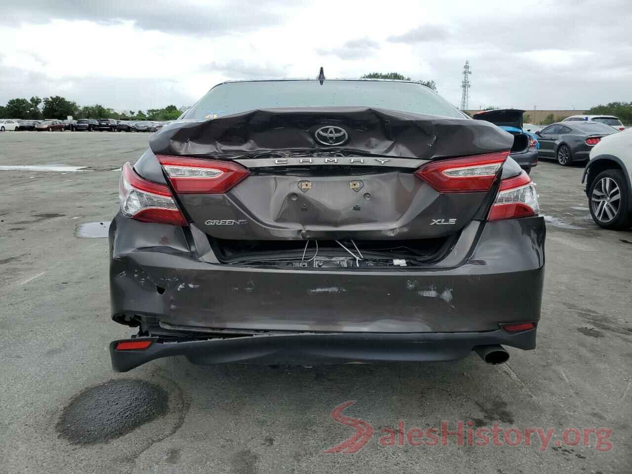 4T1B11HK8JU030564 2018 TOYOTA CAMRY