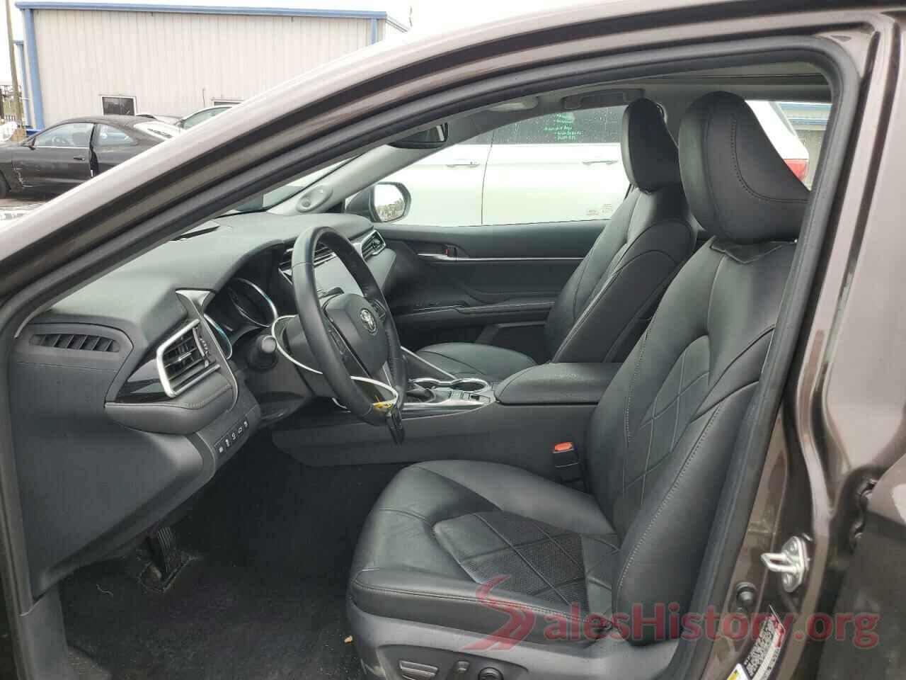 4T1B11HK8JU030564 2018 TOYOTA CAMRY