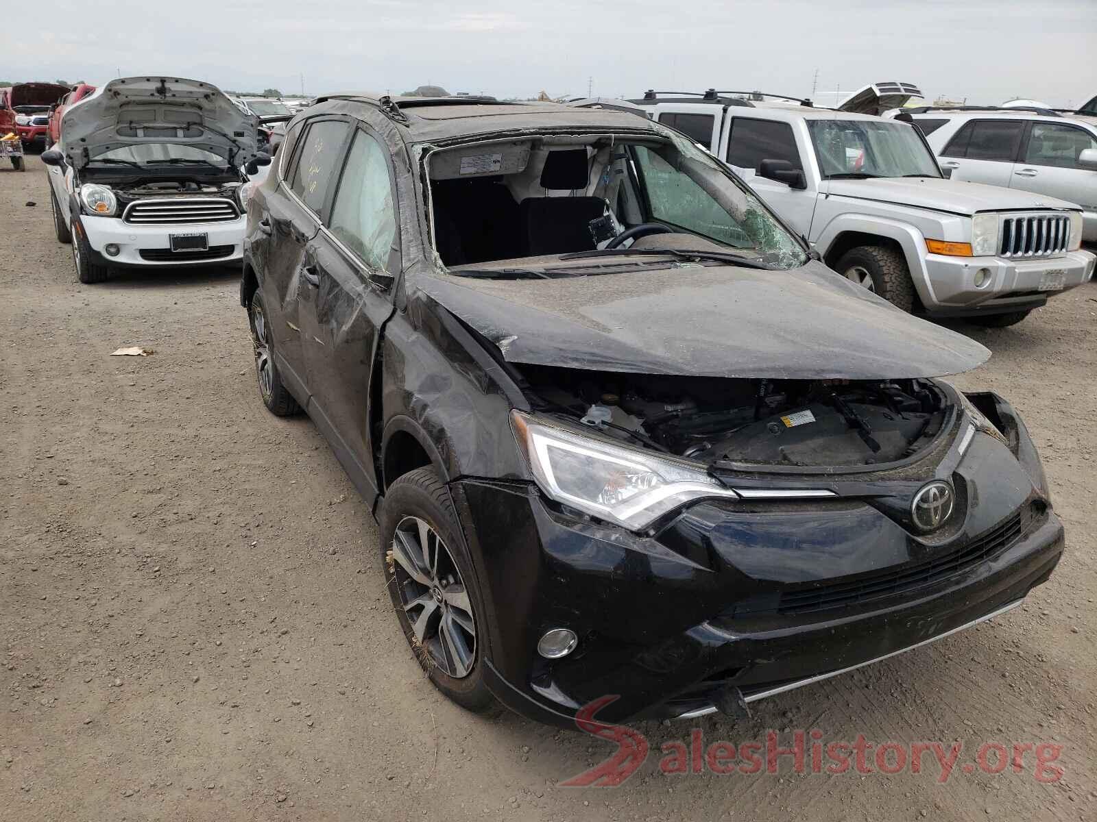 2T3RFREV3JW796044 2018 TOYOTA RAV4