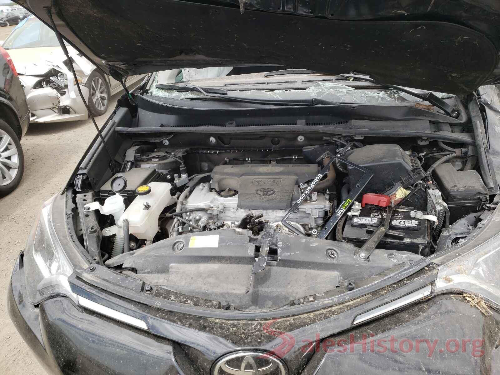 2T3RFREV3JW796044 2018 TOYOTA RAV4