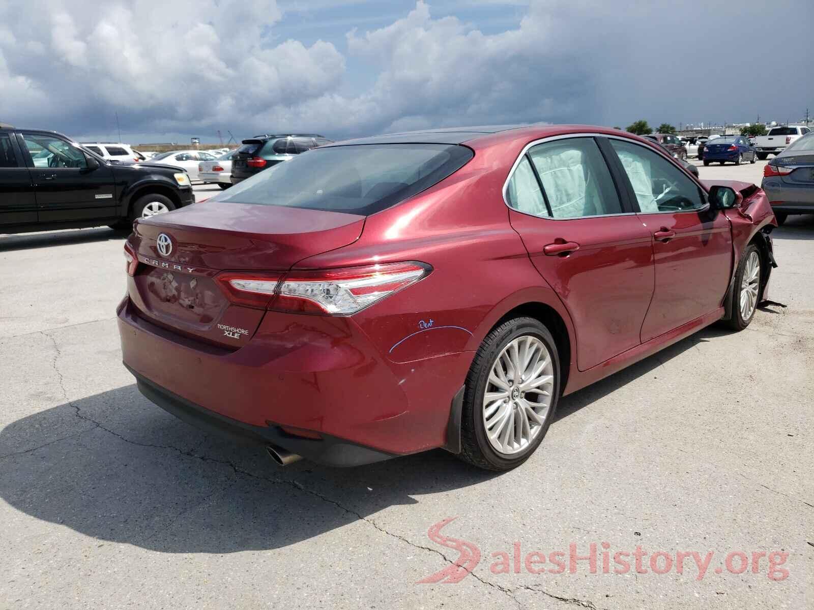 4T1B11HK8JU561134 2018 TOYOTA CAMRY