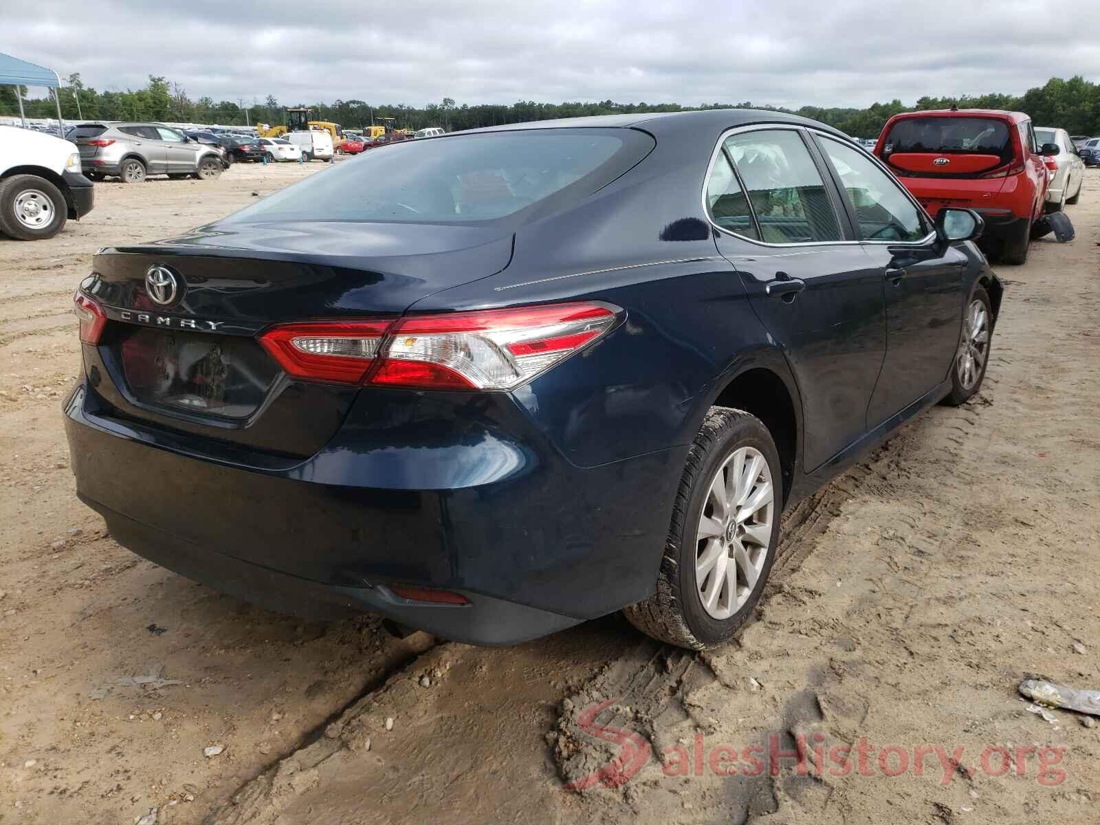 4T1B11HK2JU588099 2018 TOYOTA CAMRY