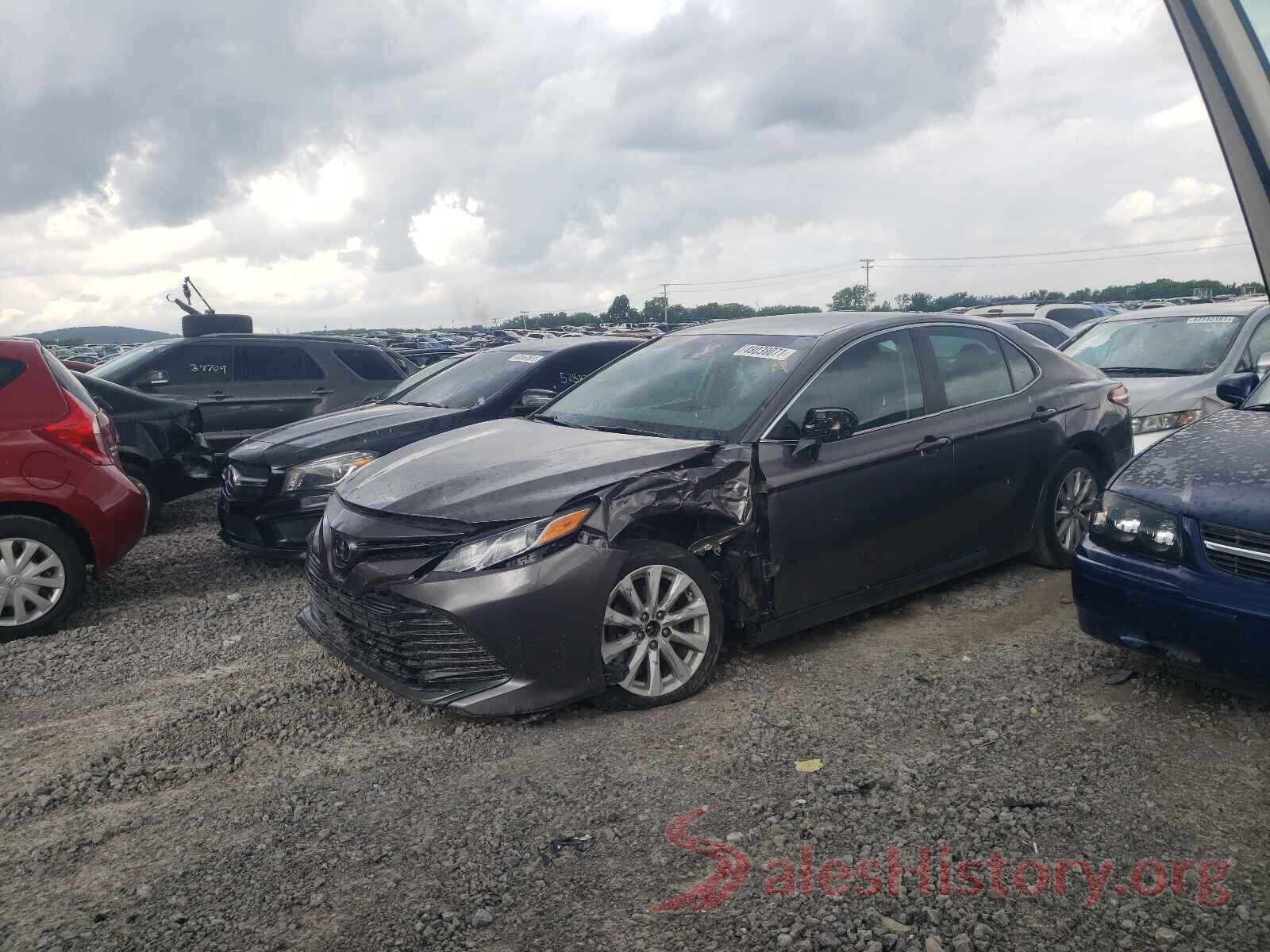 4T1B11HK0JU140167 2018 TOYOTA CAMRY