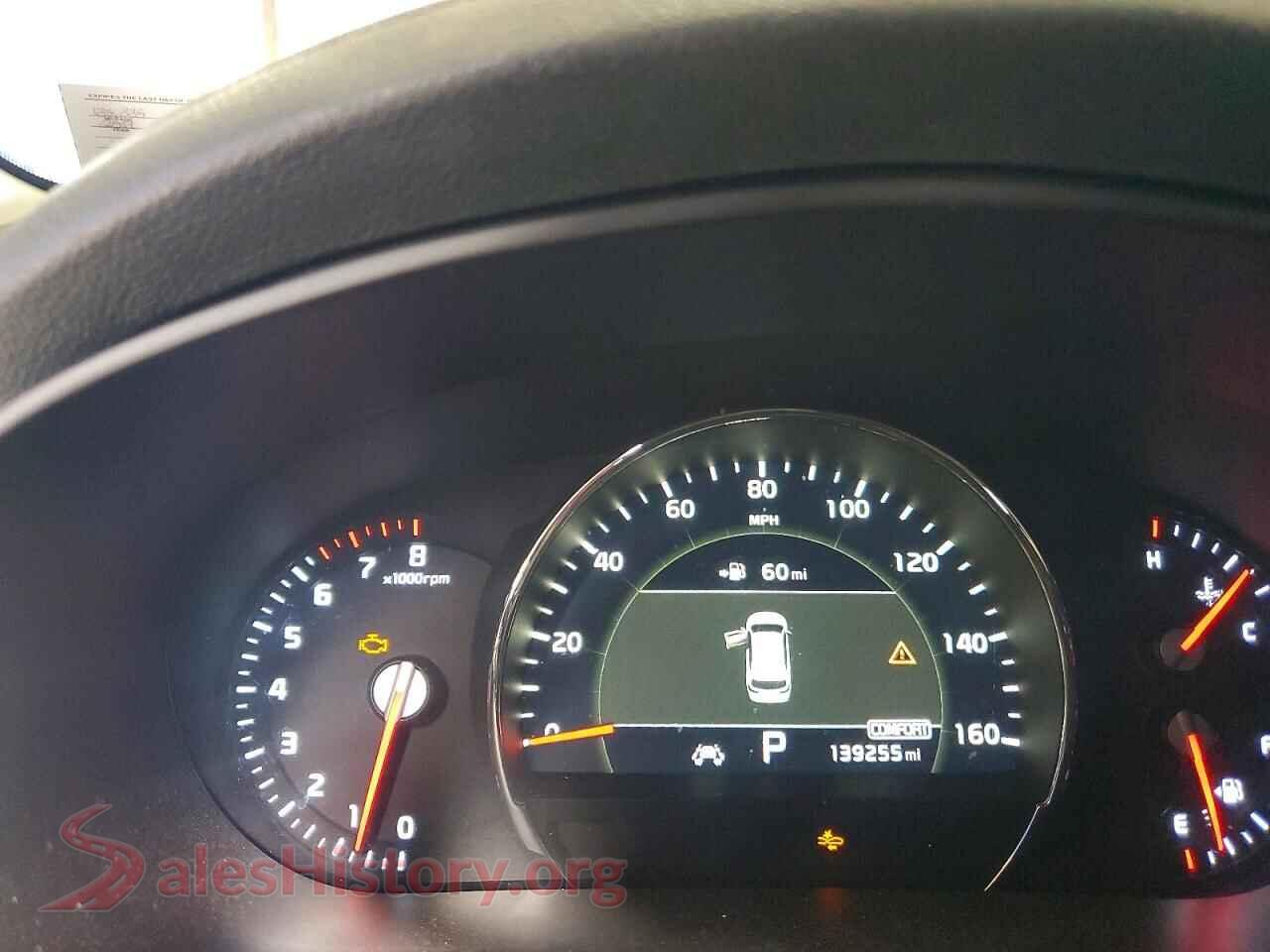2019 KIA SORENTO VIN 5XYPHDA50KG455727, interior center console