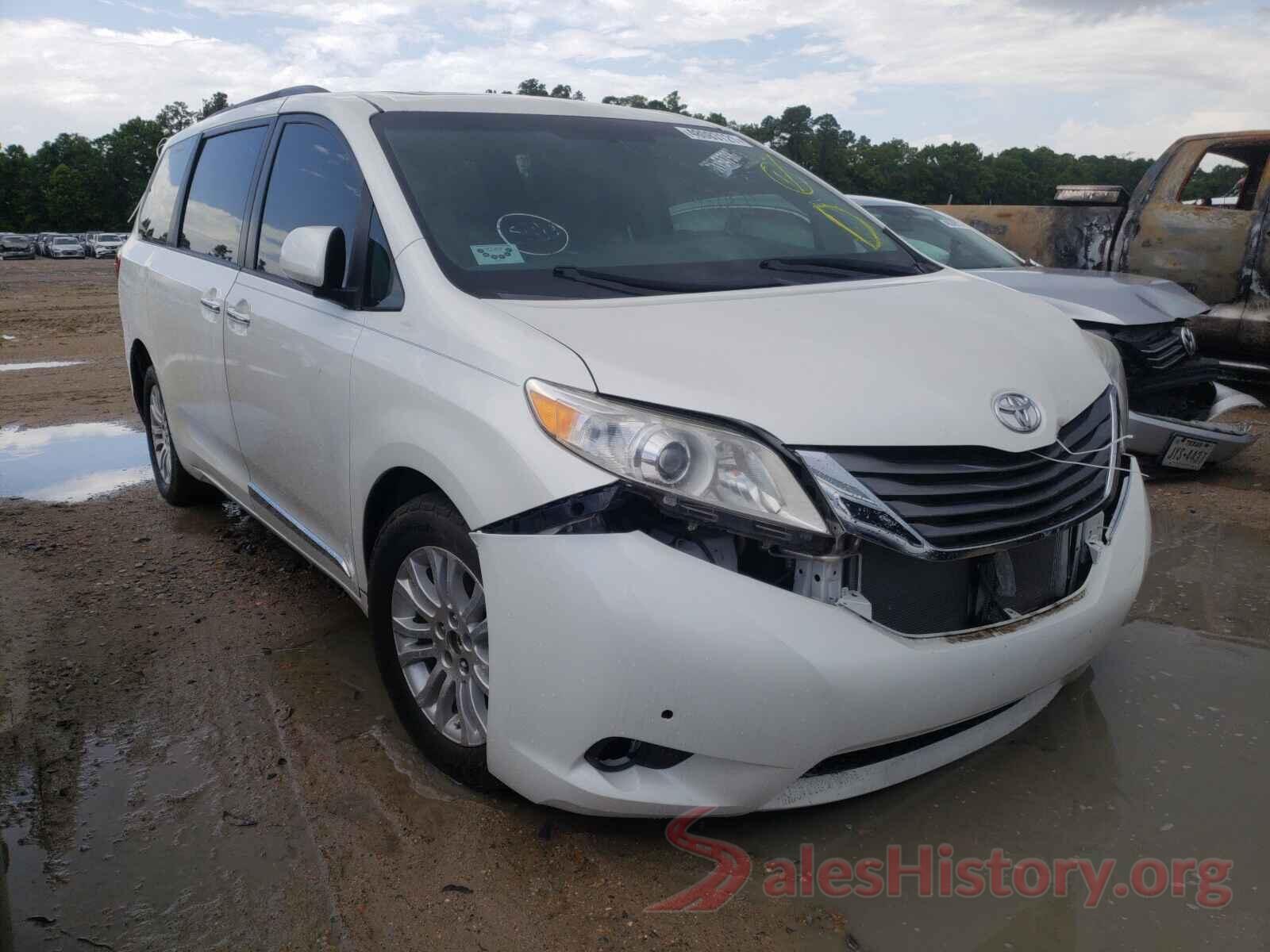 5TDYZ3DC2HS832902 2017 TOYOTA SIENNA