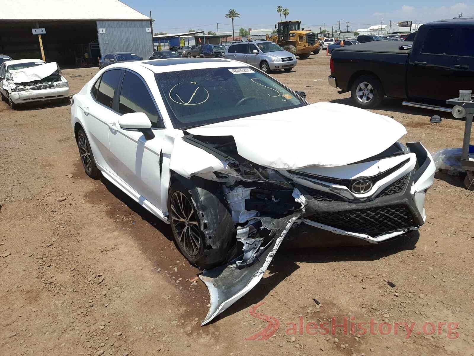 4T1B11HK3JU096018 2018 TOYOTA CAMRY