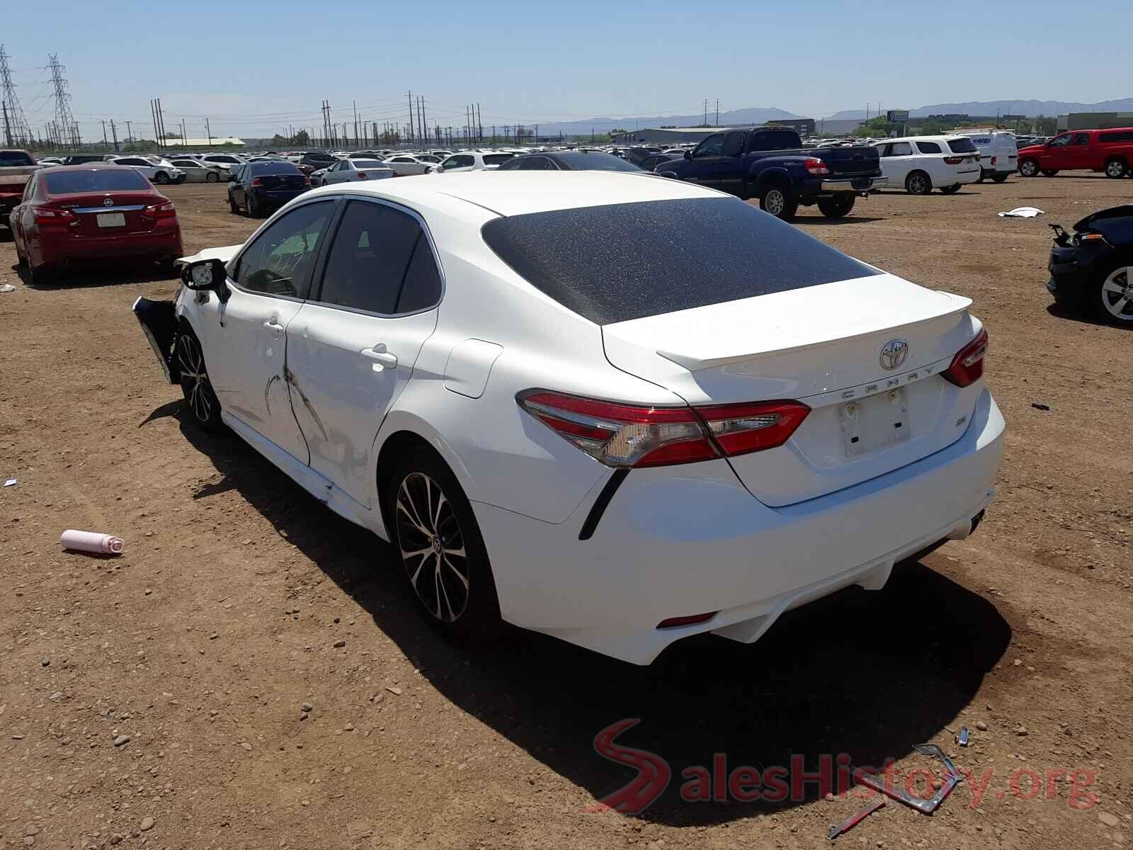 4T1B11HK3JU096018 2018 TOYOTA CAMRY