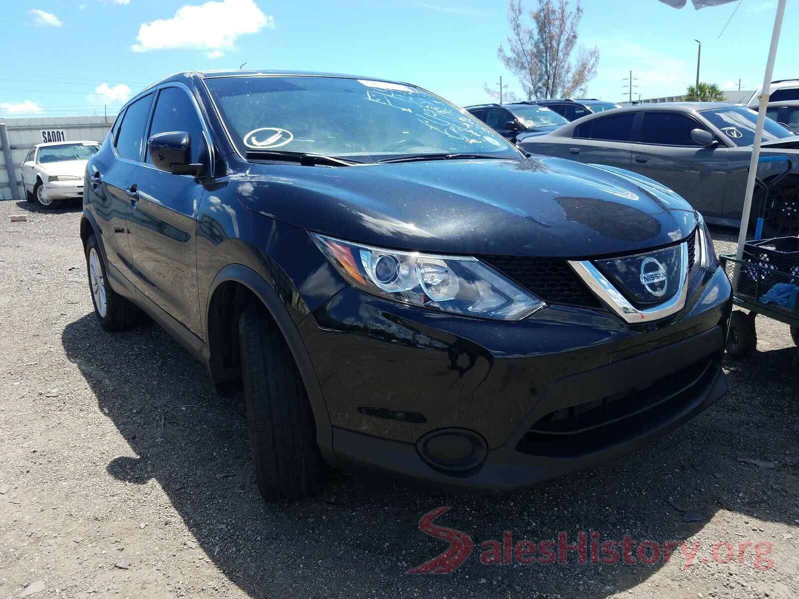 JN1BJ1CP8JW196498 2018 NISSAN ROGUE