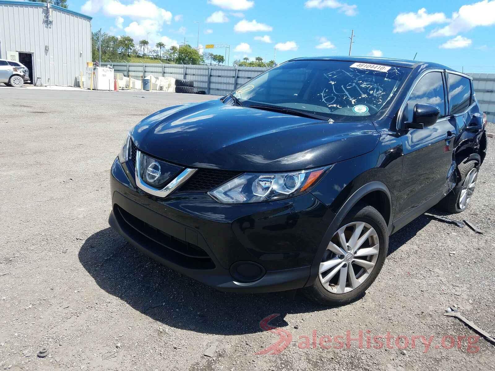 JN1BJ1CP8JW196498 2018 NISSAN ROGUE