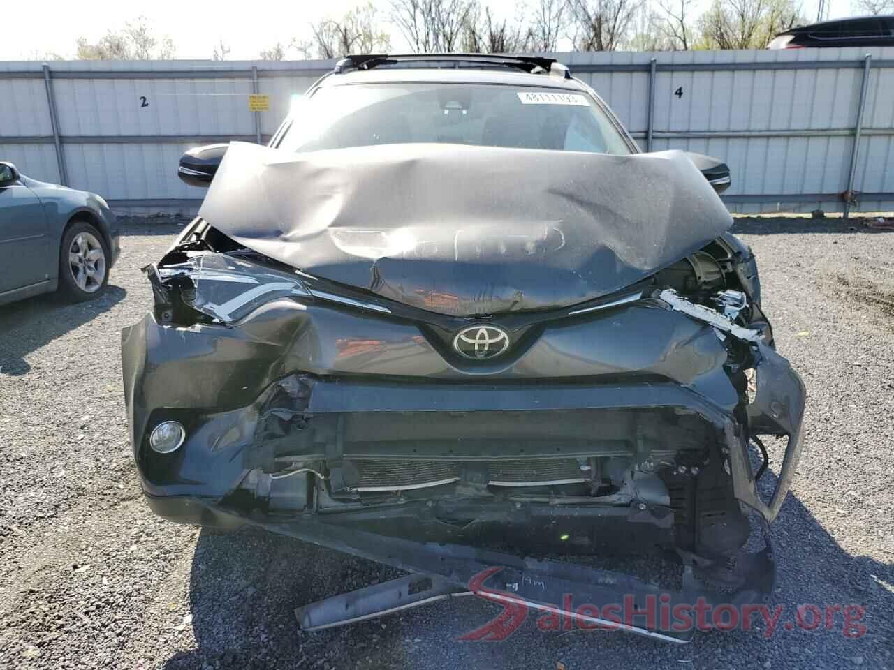 JTMDFREV0JJ202633 2018 TOYOTA RAV4