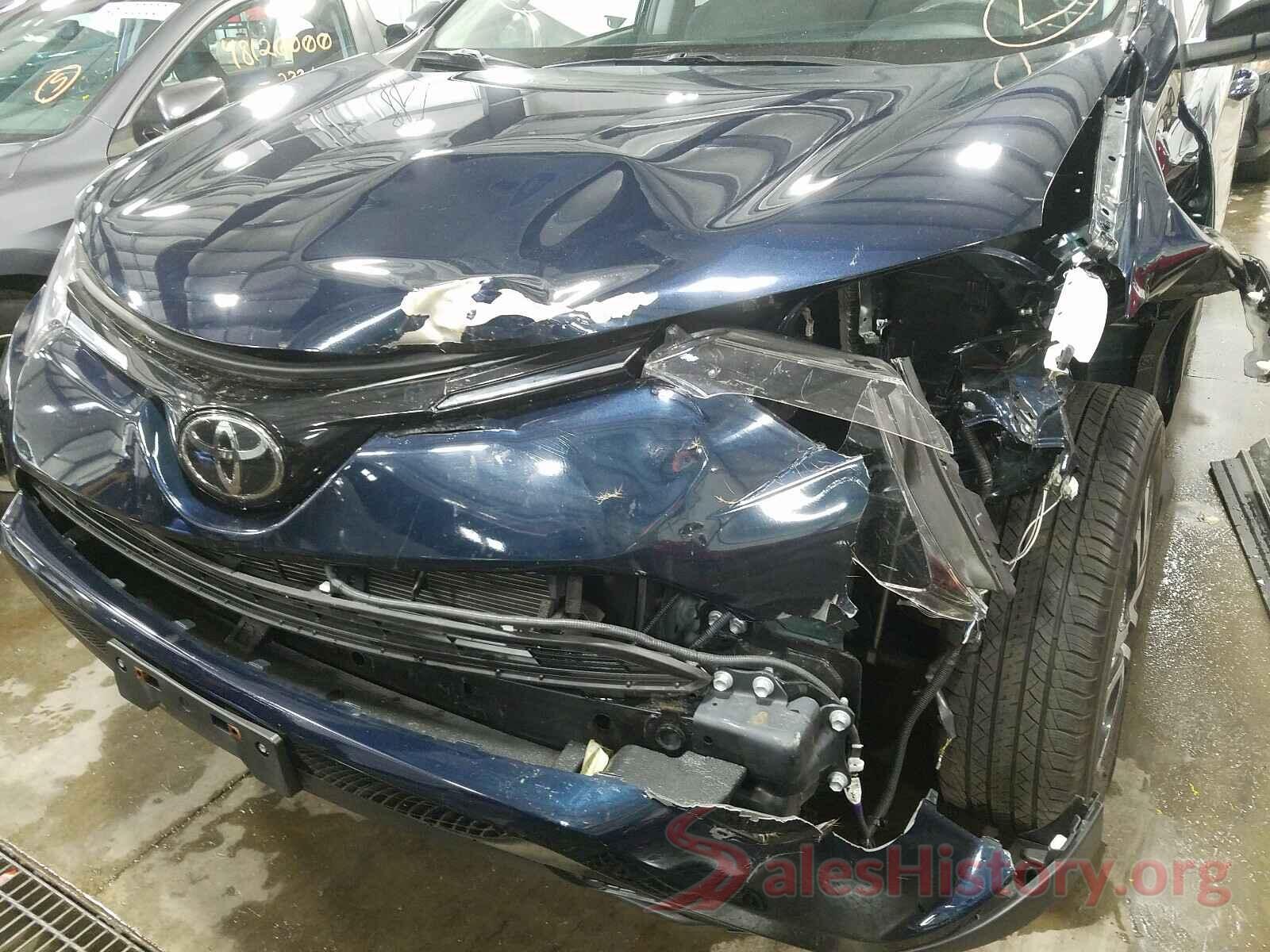 JTMZFREV8HJ129124 2017 TOYOTA RAV4