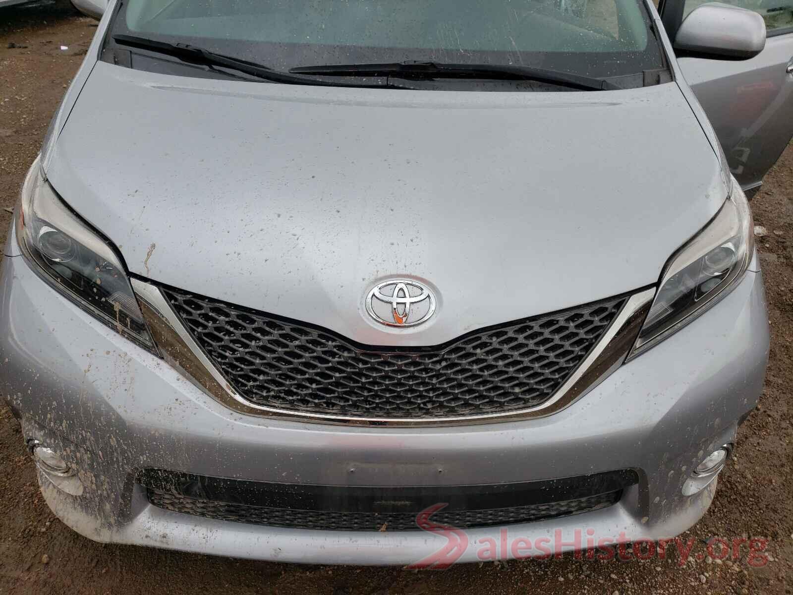 5TDXZ3DC2HS892514 2017 TOYOTA SIENNA