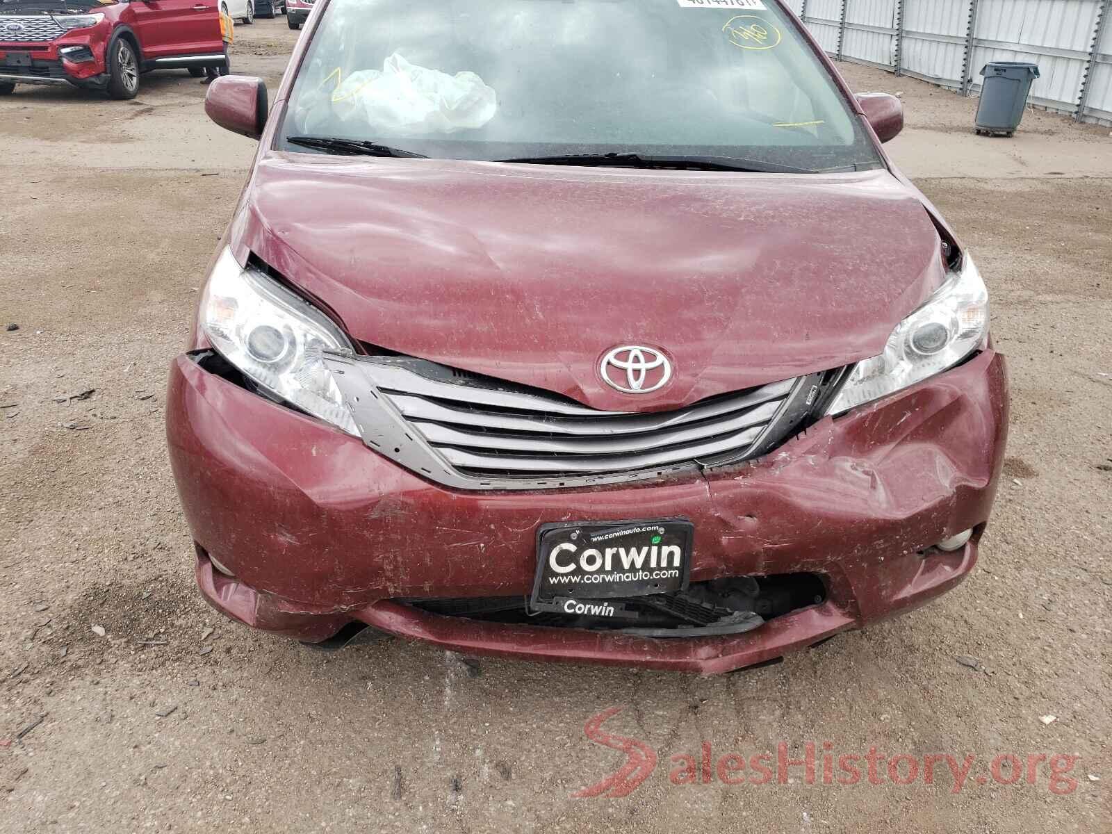 5TDYZ3DC3HS840281 2017 TOYOTA SIENNA