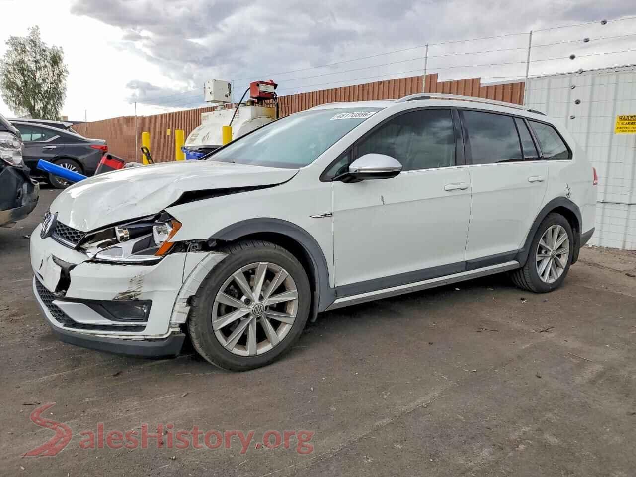 3VWH17AU6HM524267 2017 VOLKSWAGEN GOLF