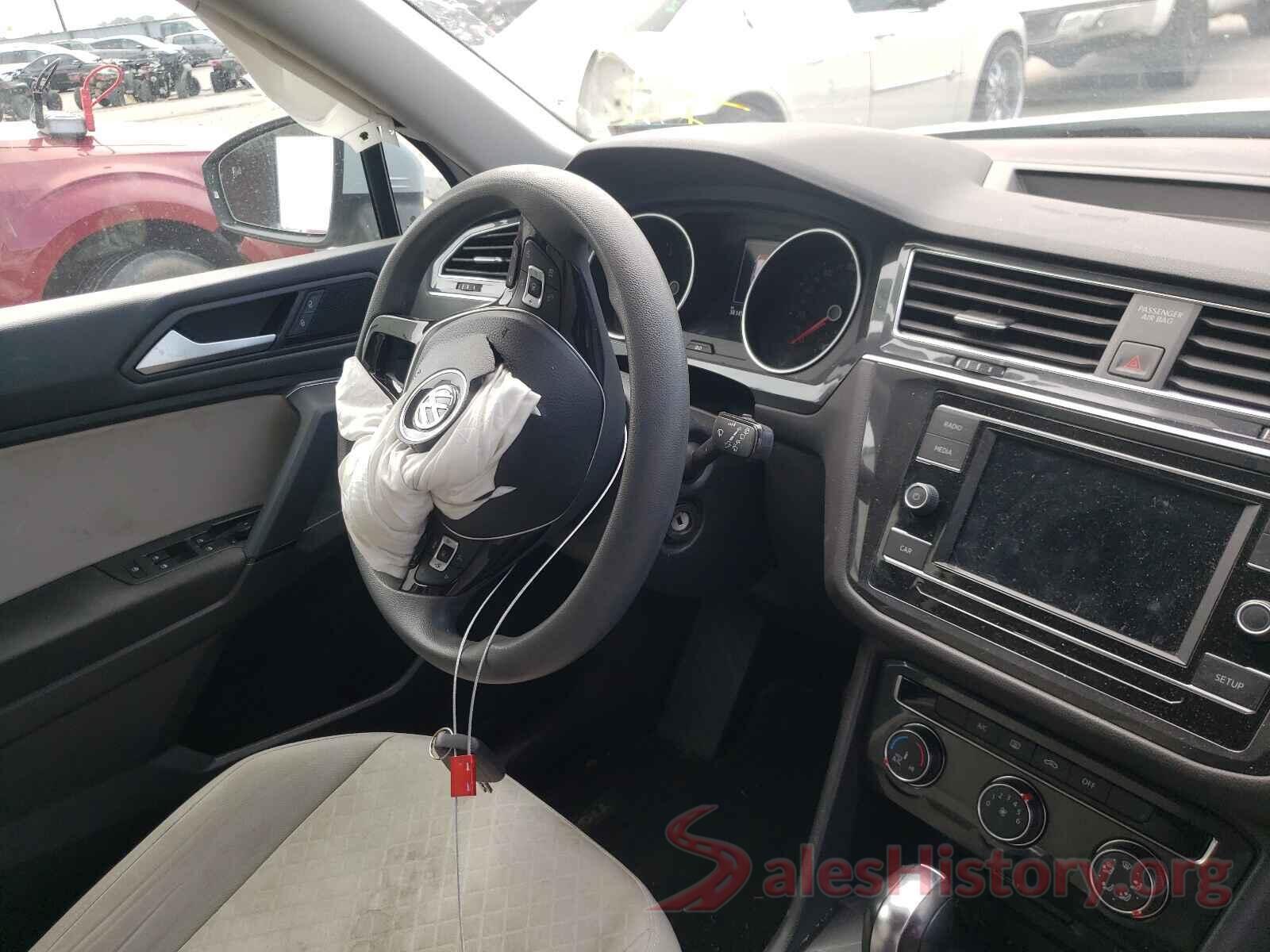 3VV0B7AX1KM043276 2019 VOLKSWAGEN TIGUAN