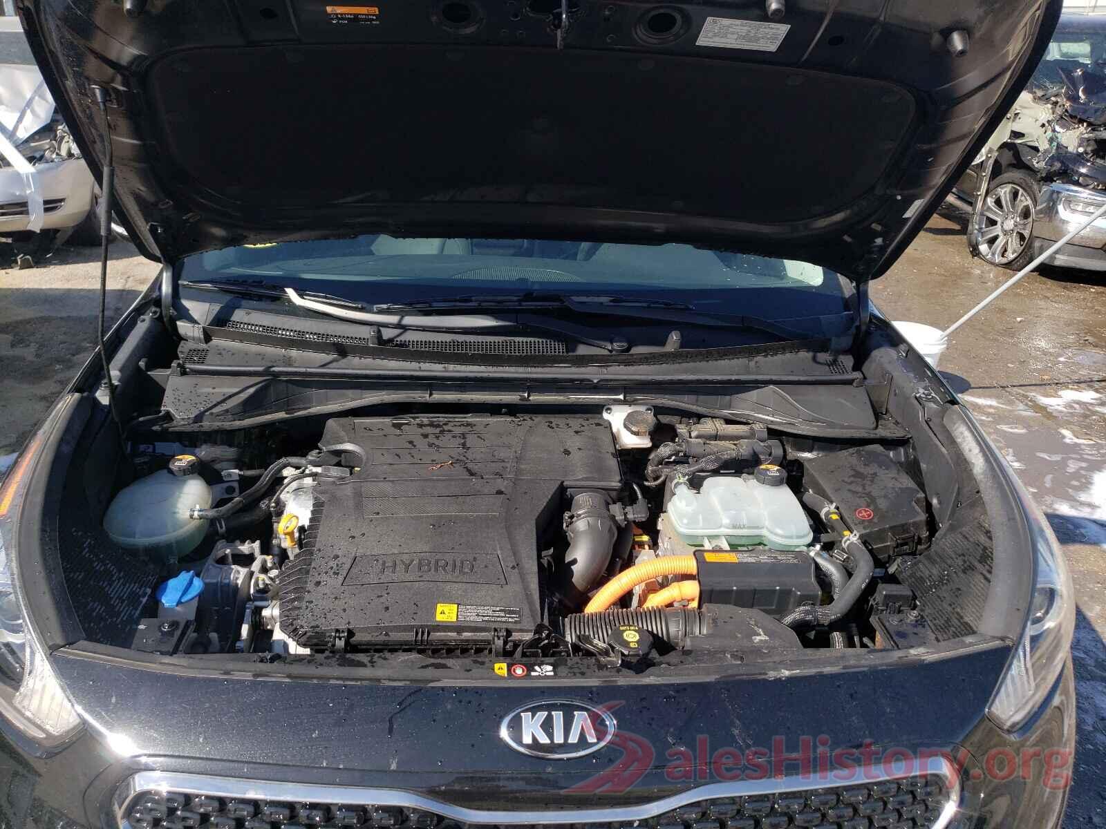 KNDCE3LC2H5047972 2017 KIA NIRO