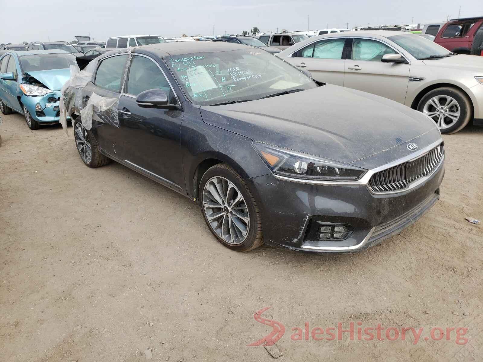 KNALC4J18J5104062 2018 KIA CADENZA