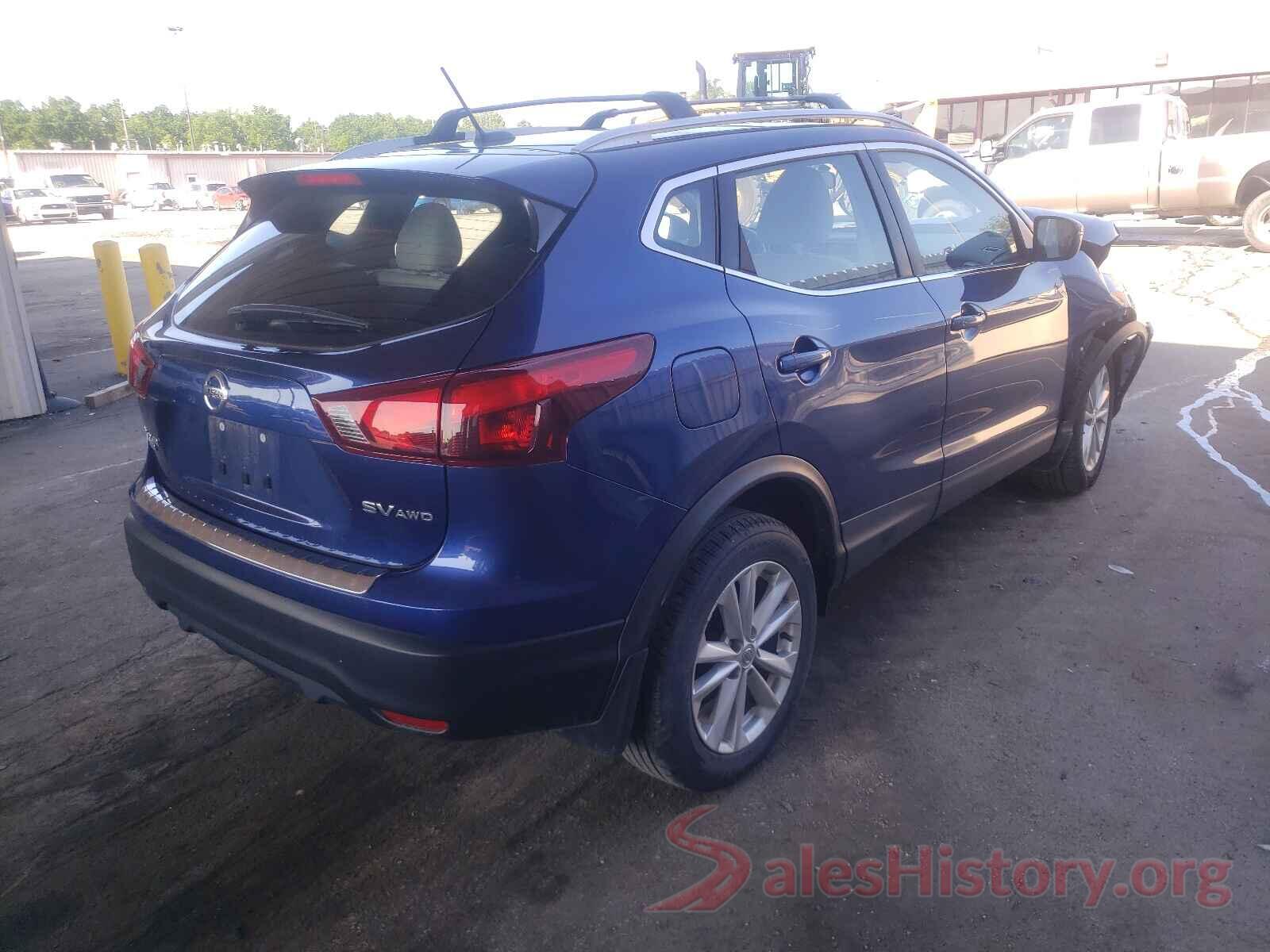 JN1BJ1CR5JW208415 2018 NISSAN ROGUE