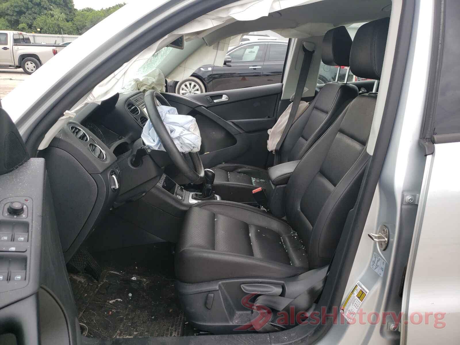 WVGAV7AX2HK010860 2017 VOLKSWAGEN TIGUAN