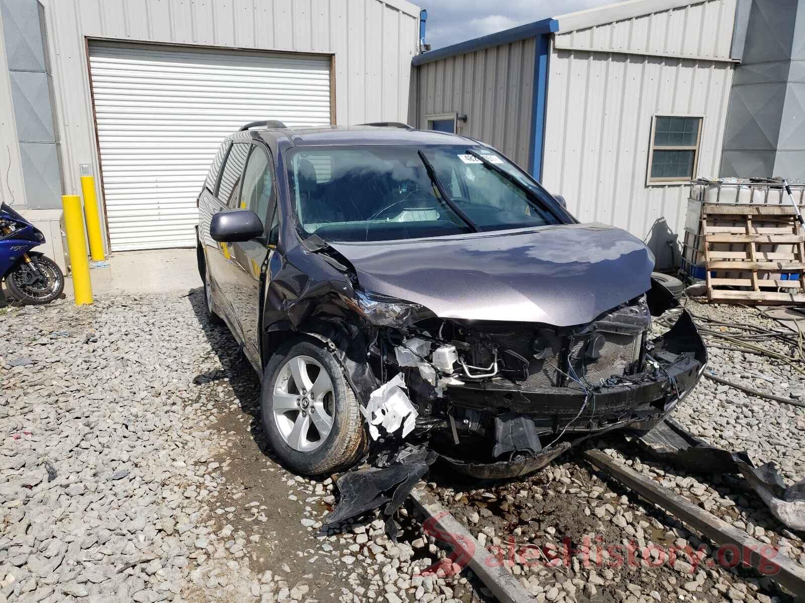 5TDKZ3DC2KS001087 2019 TOYOTA SIENNA