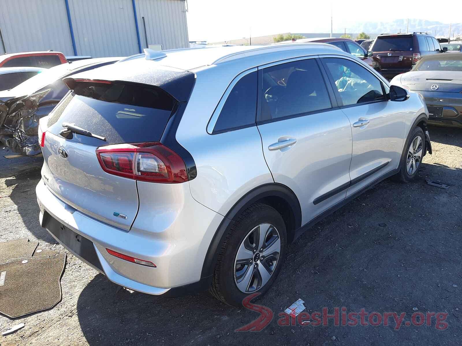 KNDCC3LC9J5126681 2018 KIA NIRO