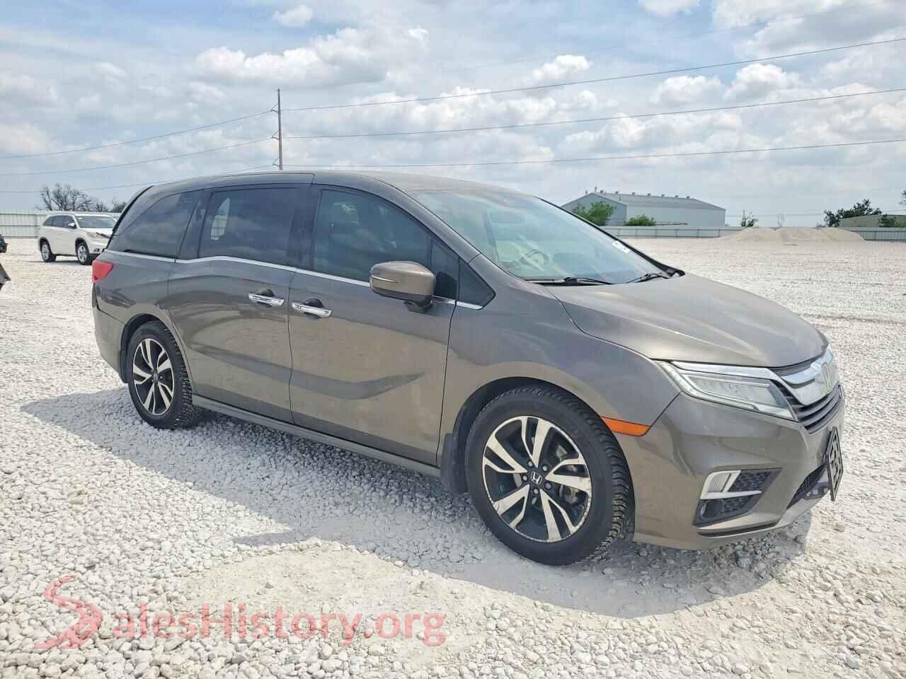 2018 HONDA ODYSSEY VIN 5FNRL6H93JB049197, rear 3/4 view