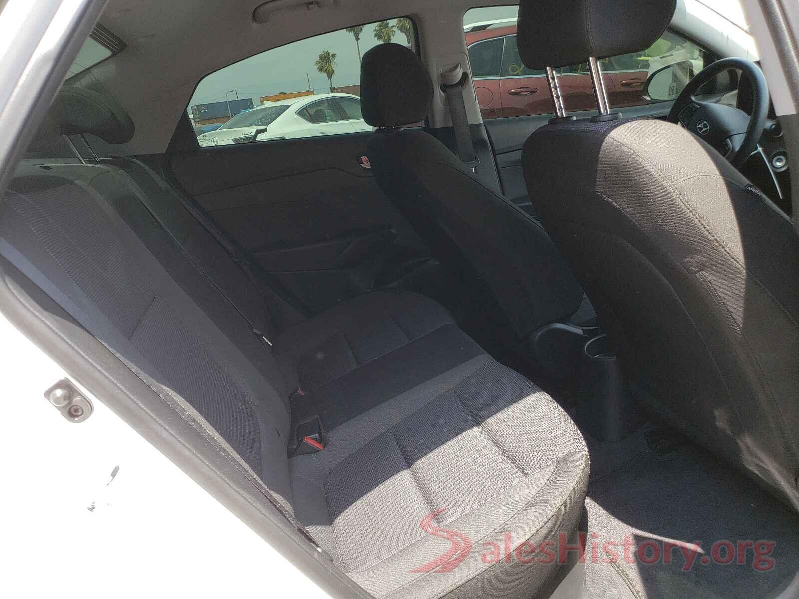 3KPC24A33JE034840 2018 HYUNDAI ACCENT