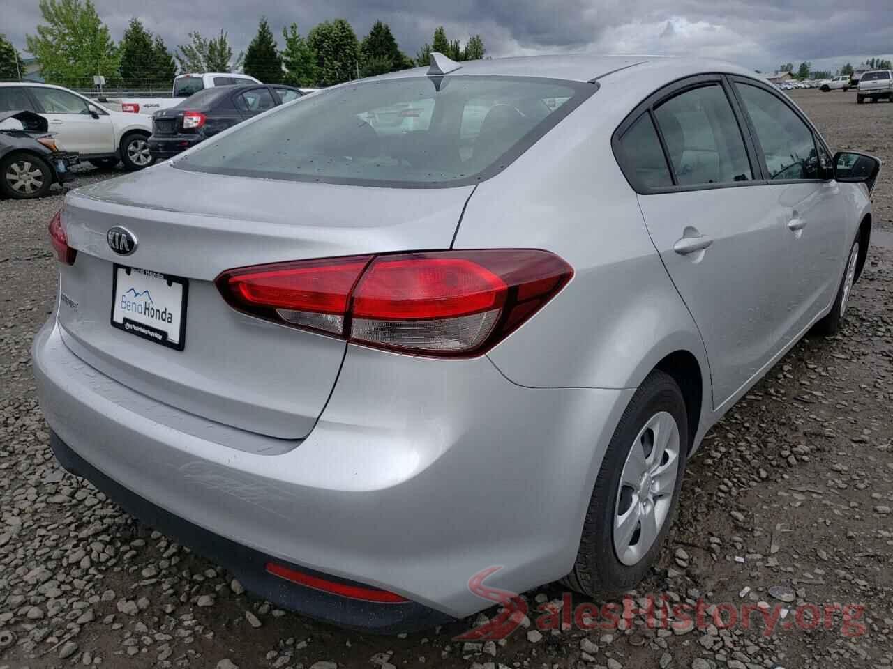 3KPFK4A77JE265692 2018 KIA FORTE