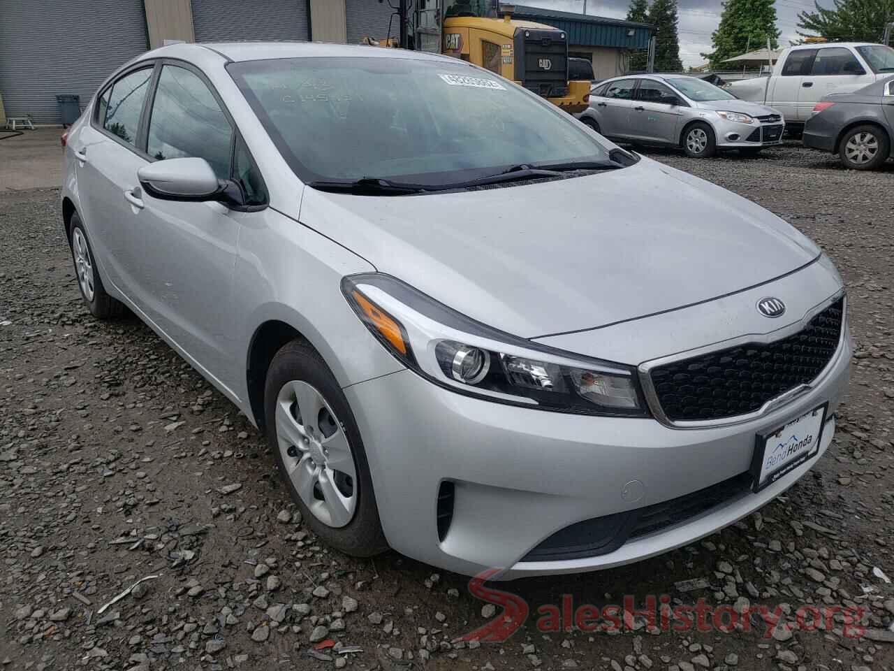 3KPFK4A77JE265692 2018 KIA FORTE