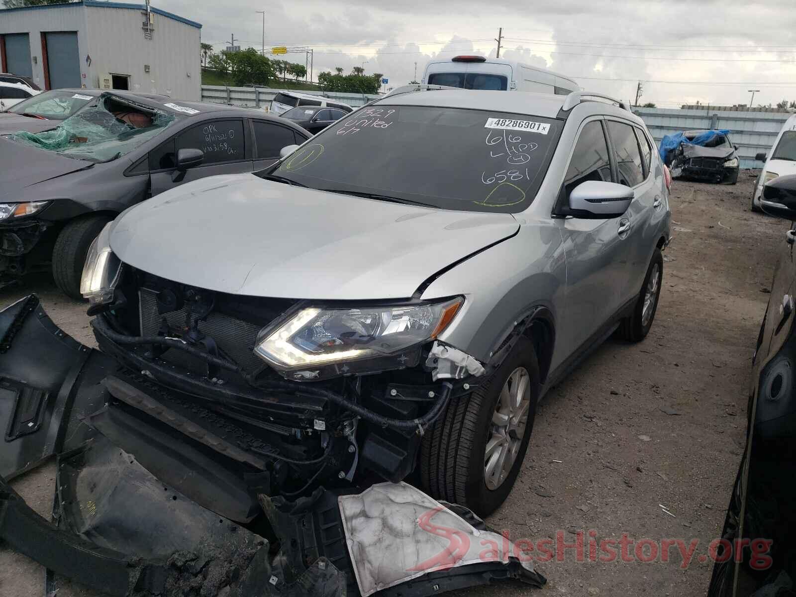 KNMAT2MT7JP566581 2018 NISSAN ROGUE