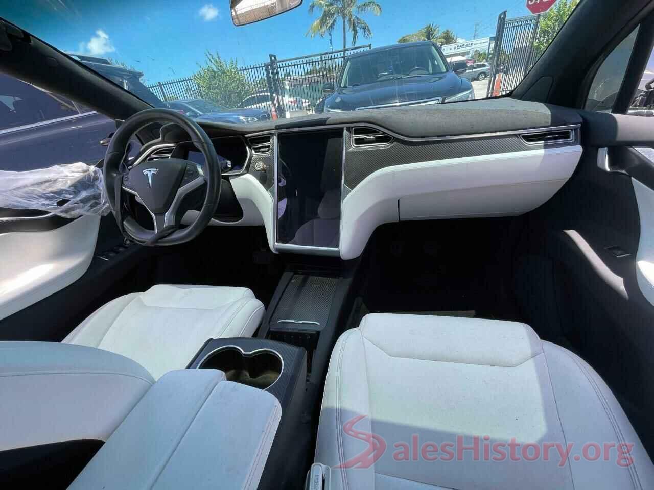 5YJXCBE23HF043997 2017 TESLA MODEL X