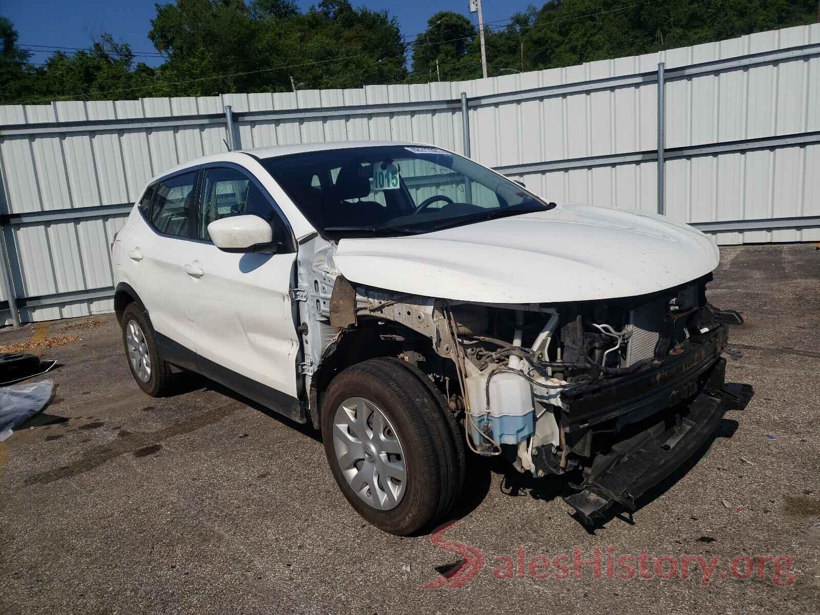 JN1BJ1CR0JW259613 2018 NISSAN ROGUE