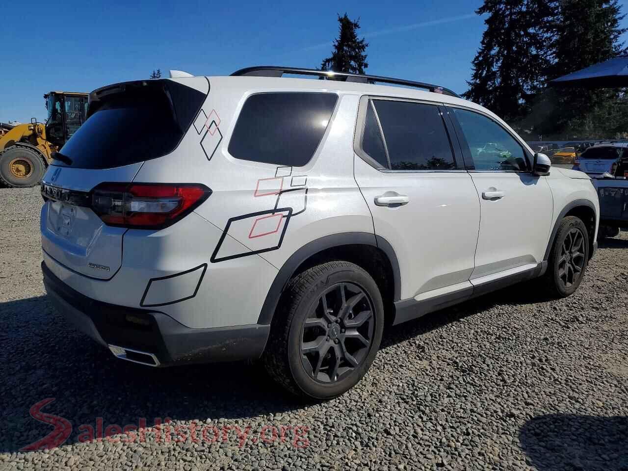 2025 HONDA PILOT VIN 5FNYG1H74SB136805, right side view