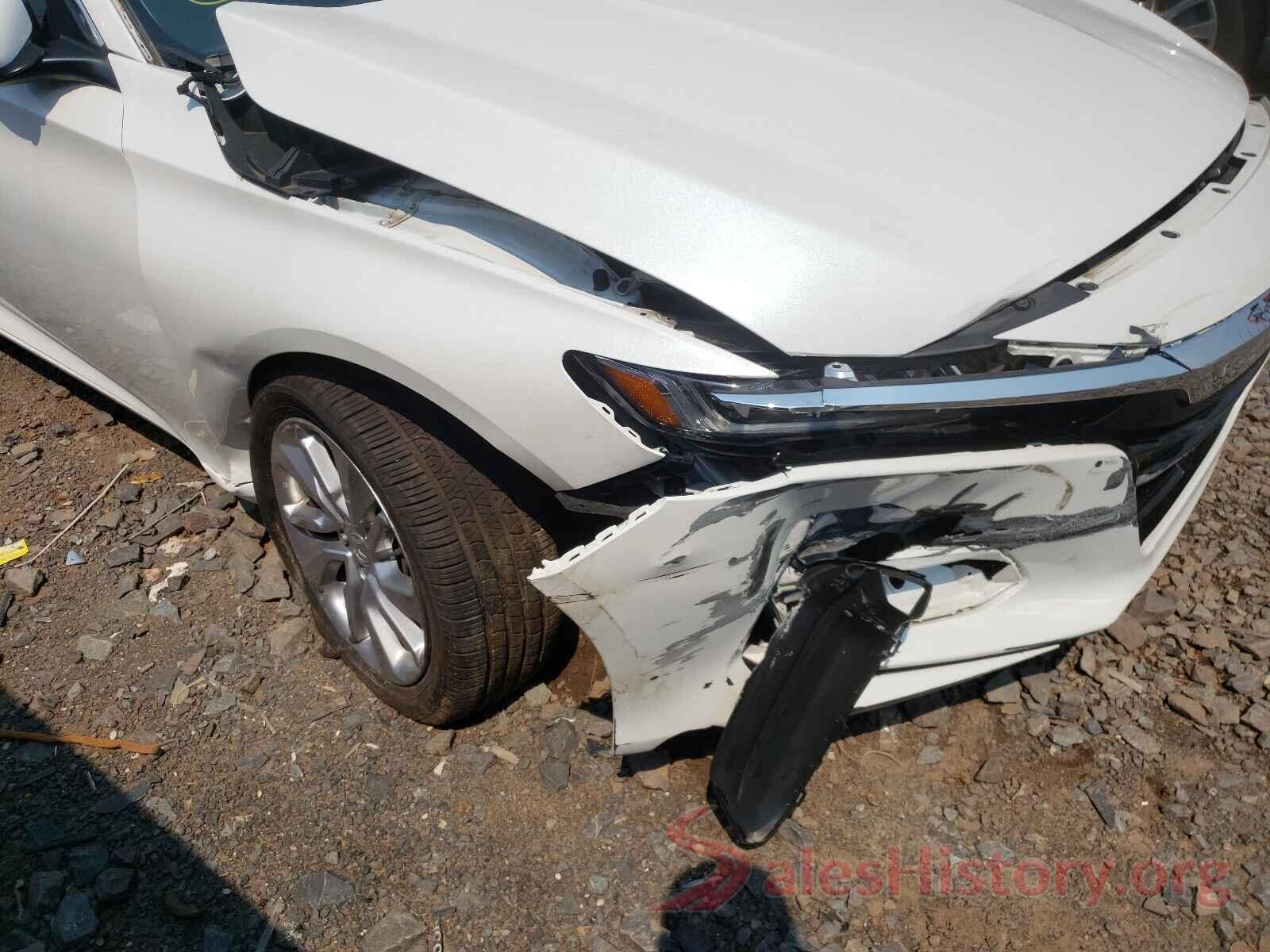 1HGCV1F15JA083393 2018 HONDA ACCORD