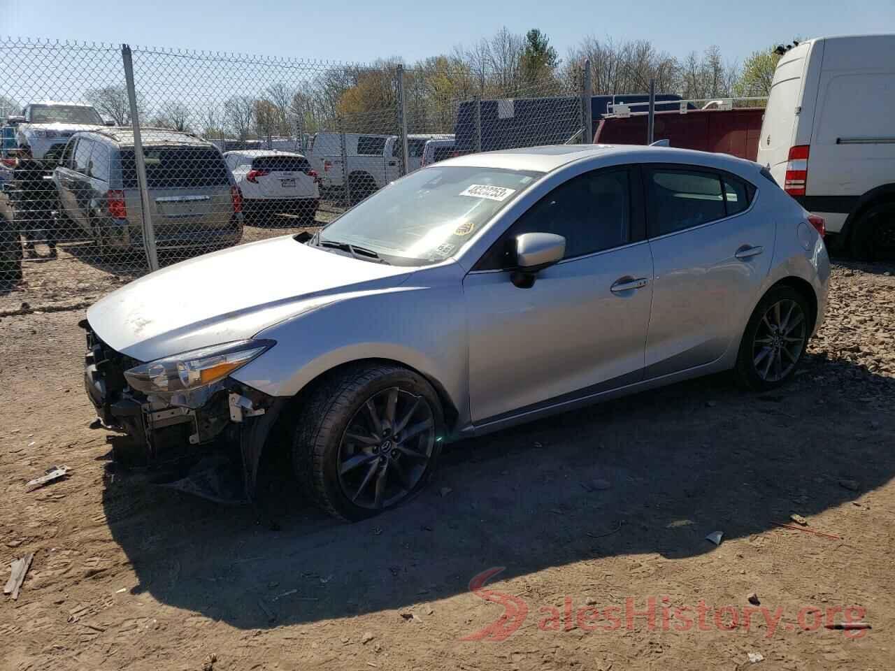 3MZBN1L38JM276265 2018 MAZDA 3