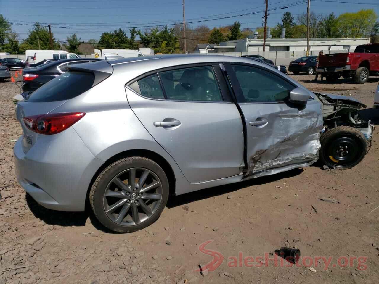 3MZBN1L38JM276265 2018 MAZDA 3