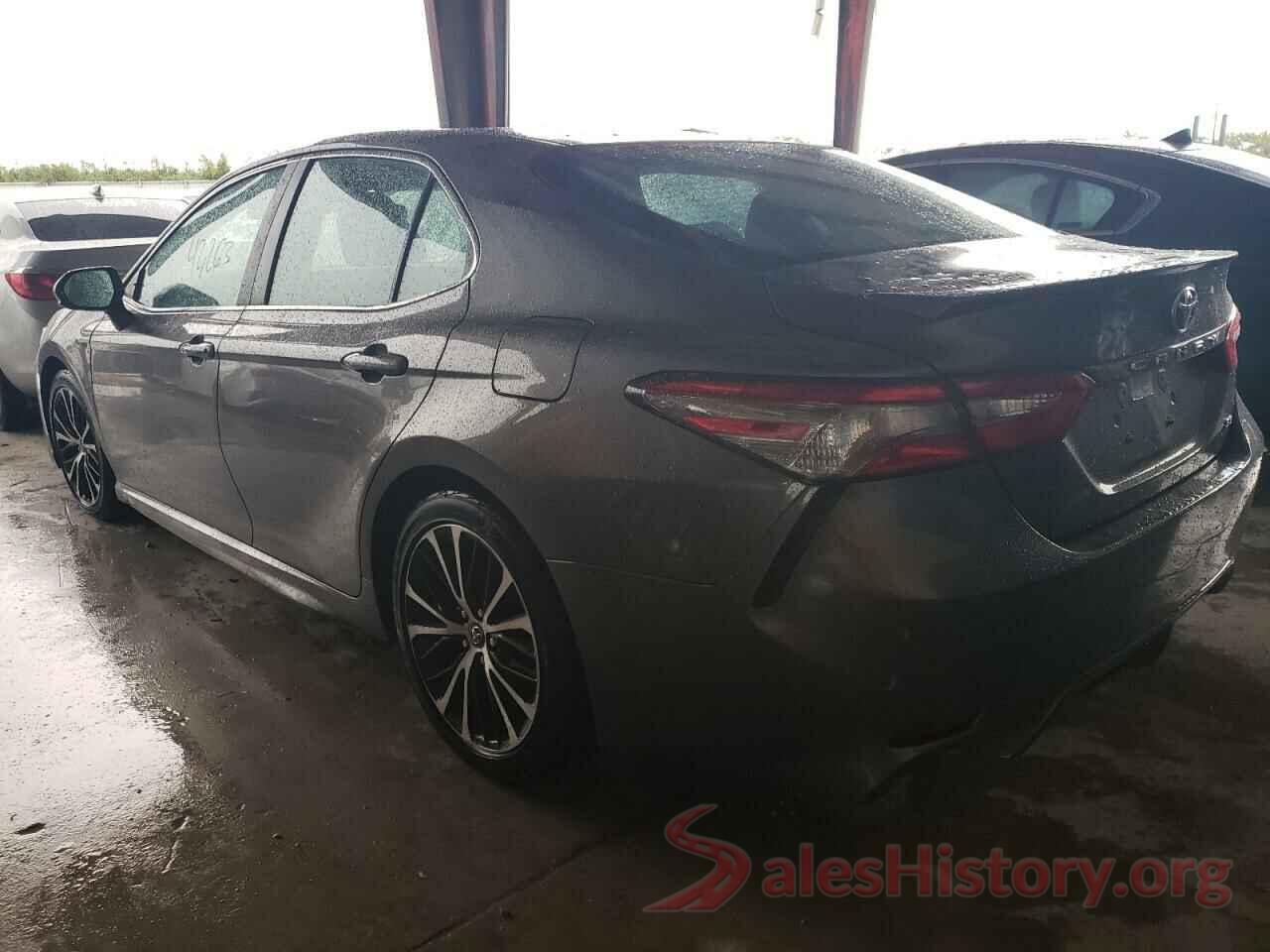 4T1B11HK7JU600490 2018 TOYOTA CAMRY