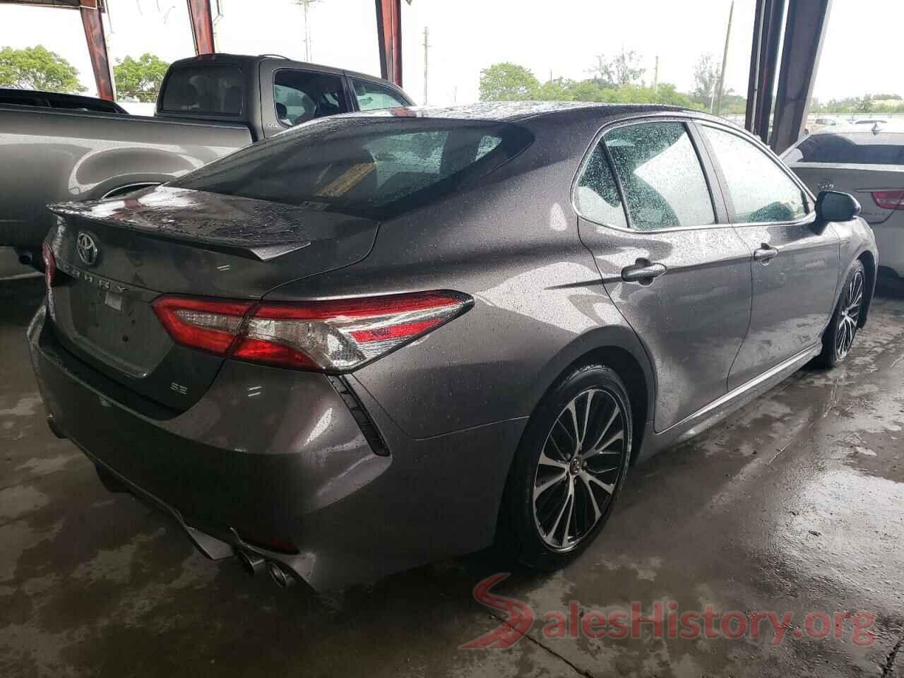 4T1B11HK7JU600490 2018 TOYOTA CAMRY