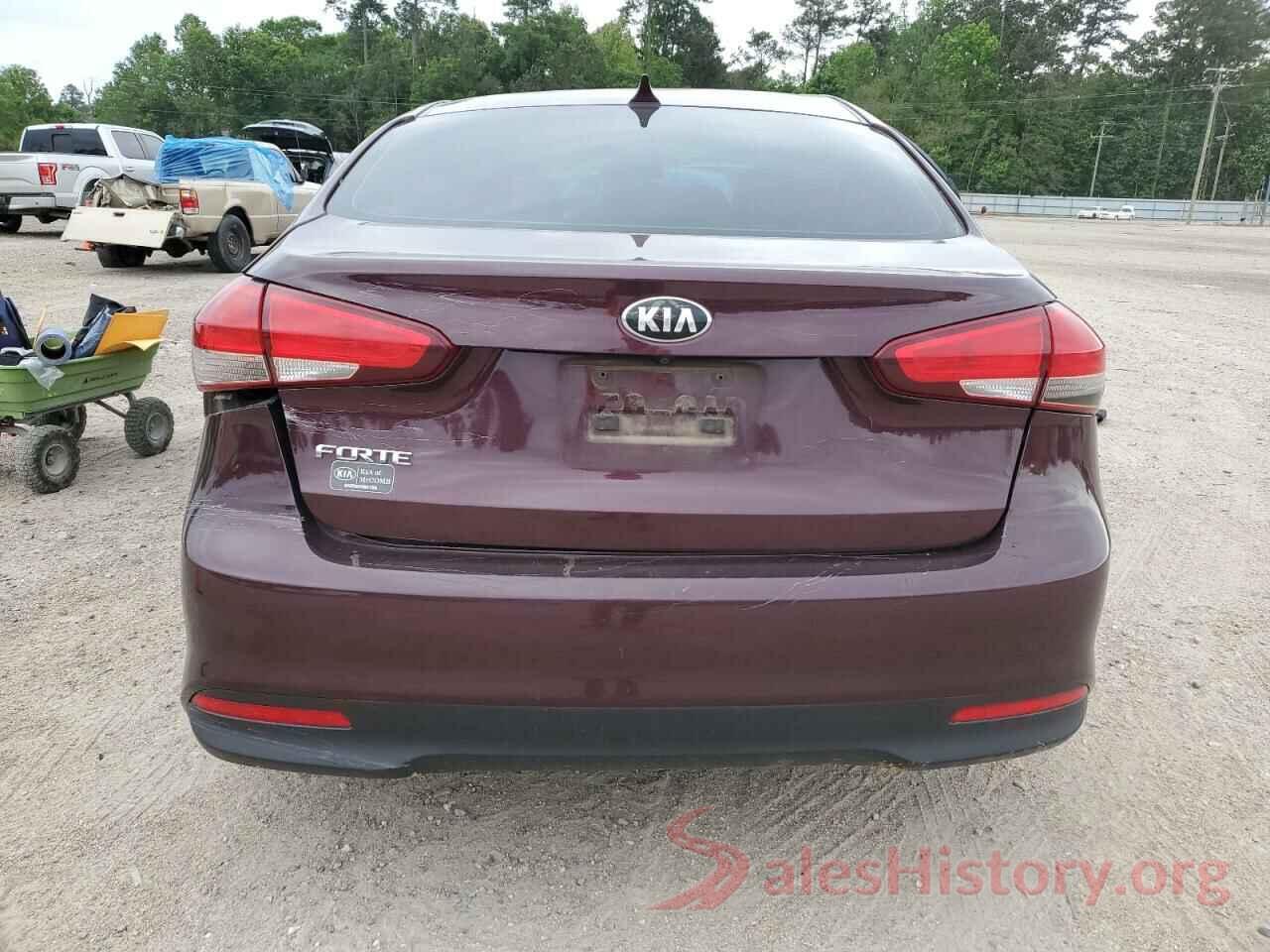 3KPFK4A7XJE276587 2018 KIA FORTE