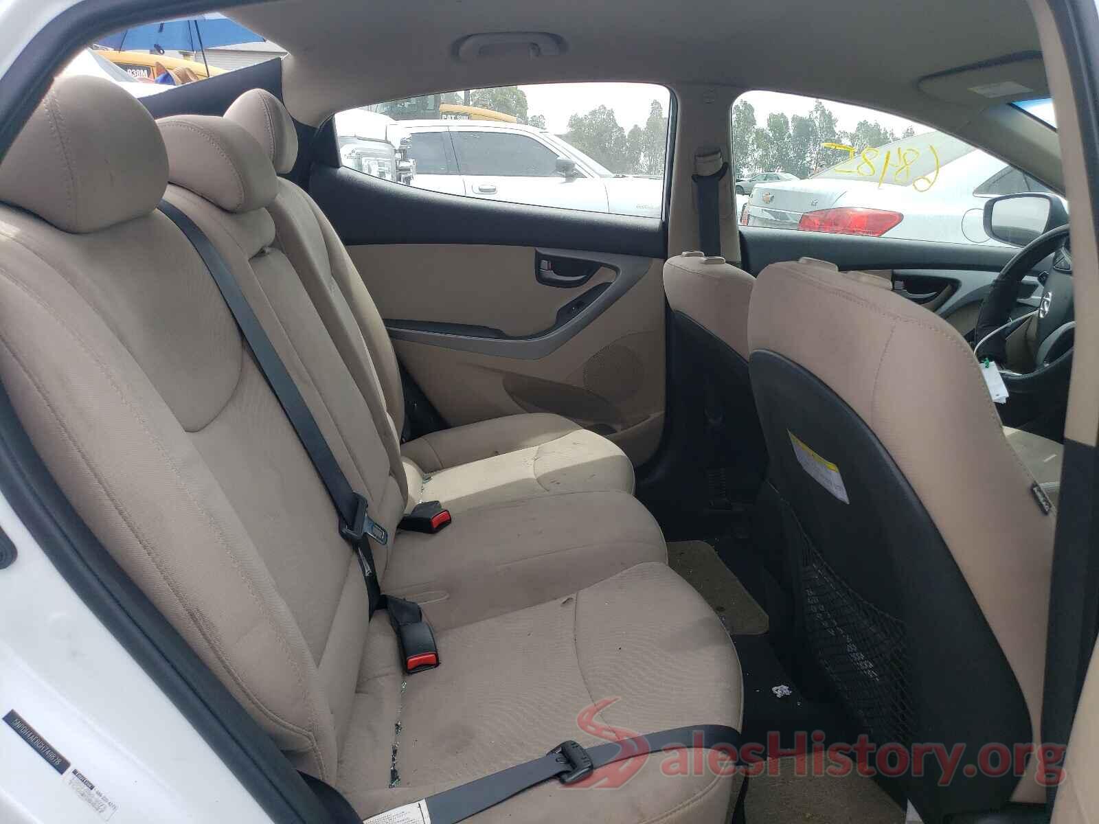 5NPDH4AE8GH749878 2016 HYUNDAI ELANTRA