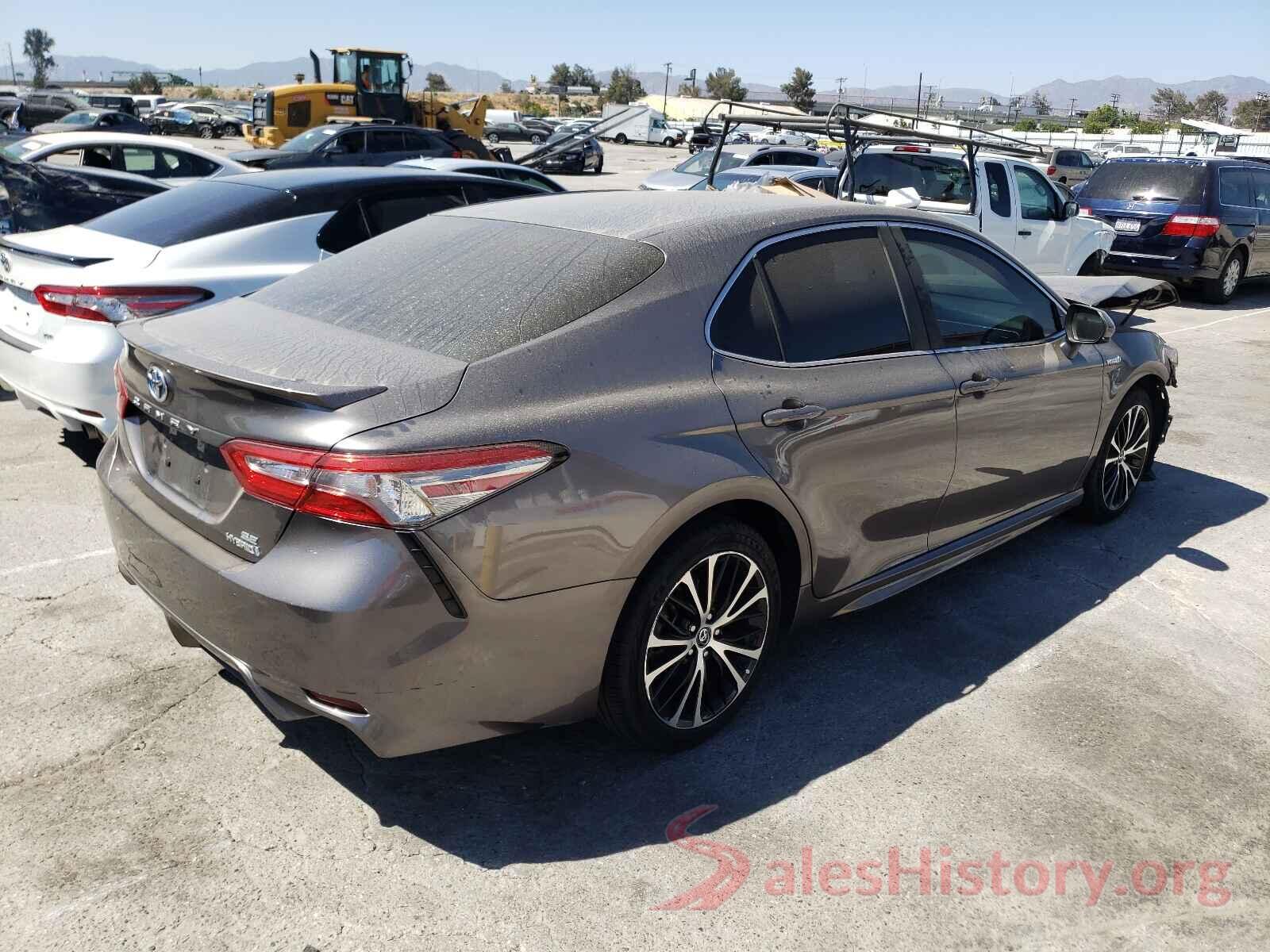 4T1B21HK4JU507925 2018 TOYOTA CAMRY