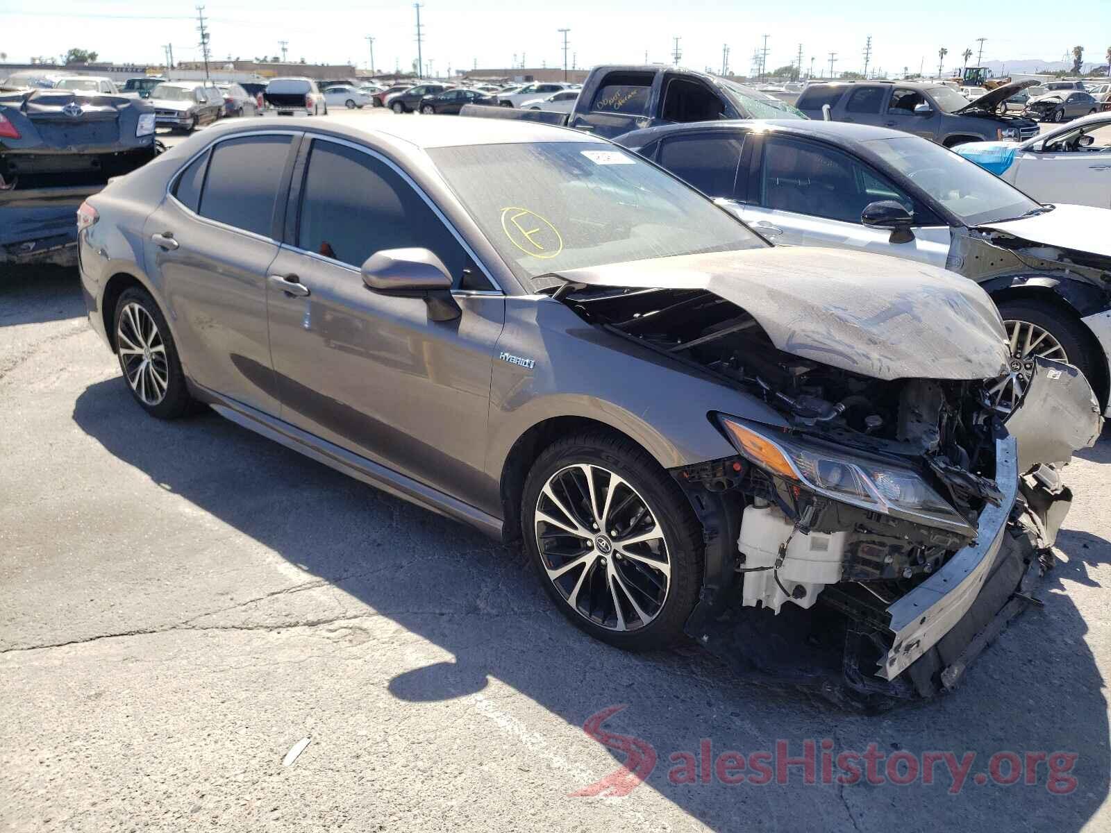 4T1B21HK4JU507925 2018 TOYOTA CAMRY